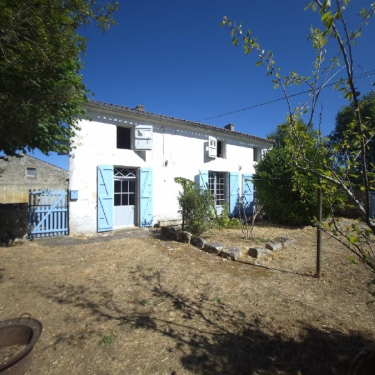Maison SAINT-SAVINIEN (17350) 148.00m2 - 210 000 € 