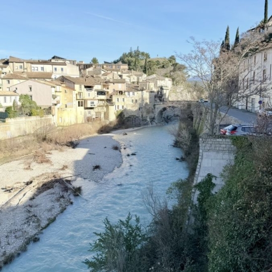 Réseau Immo-diffusion : 3 Pièces VAISON-LA-ROMAINE (84110) 72.00m2  850 € 