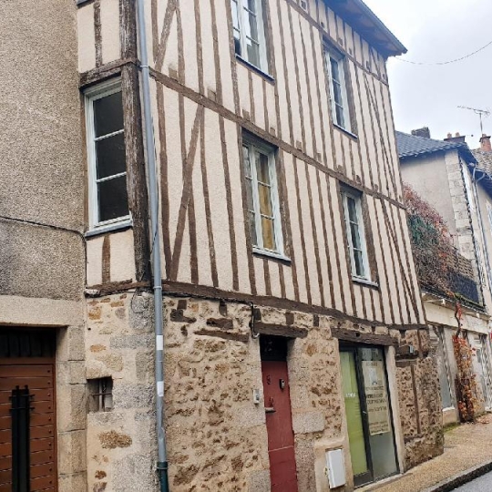 Immeuble SAINT-LEONARD-DE-NOBLAT (87400) 104.00m2 129 000 € 