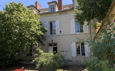 Maison / Villa SAINT-AMAND-MONTROND (18200) 325 m2 320 000 € 