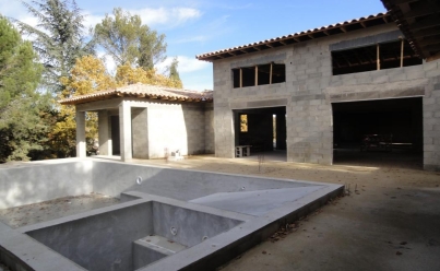 Maison / Villa UZES (30700) 270 m2 447 000 € 