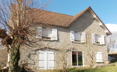 Maison / Villa SAINT-MEDARD-LA-ROCHETTE (23200) 200 m2 214 000 € 