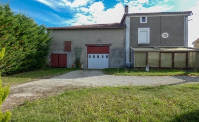 Maison / Villa CHEF-BOUTONNE (79110) 100 m2 119 350 € 