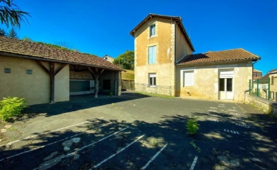 Maison / Villa DOUZILLAC (24190) 156 m2 128 400 € 