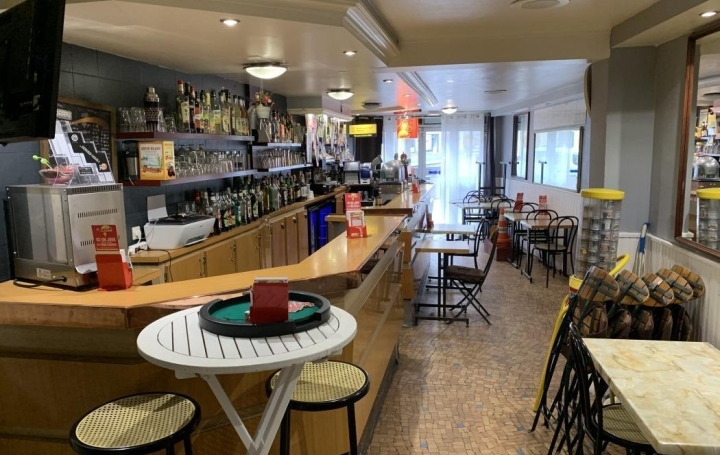 Activité commerciale MAGNY-EN-VEXIN (95420)  65 m2 72 000 € 