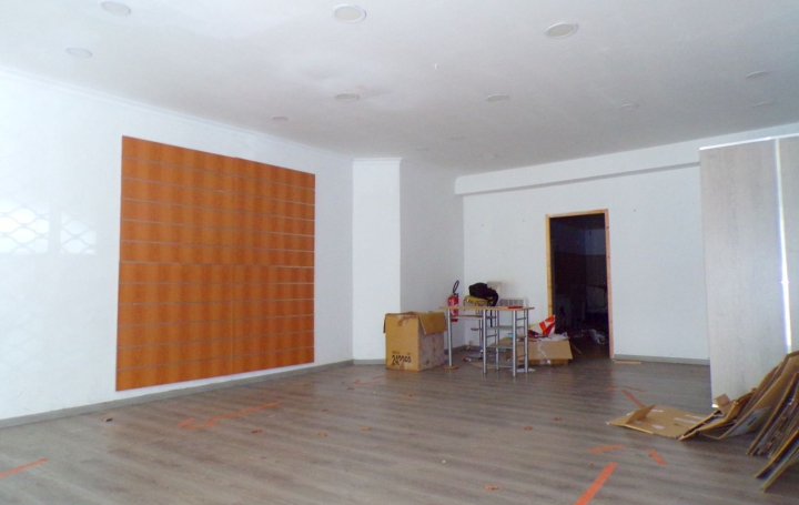 Local commercial BEZIERS (34500)   90 695 € 