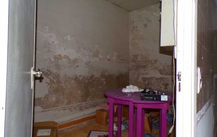 Local commercial BEZIERS (34500)   90 695 € 