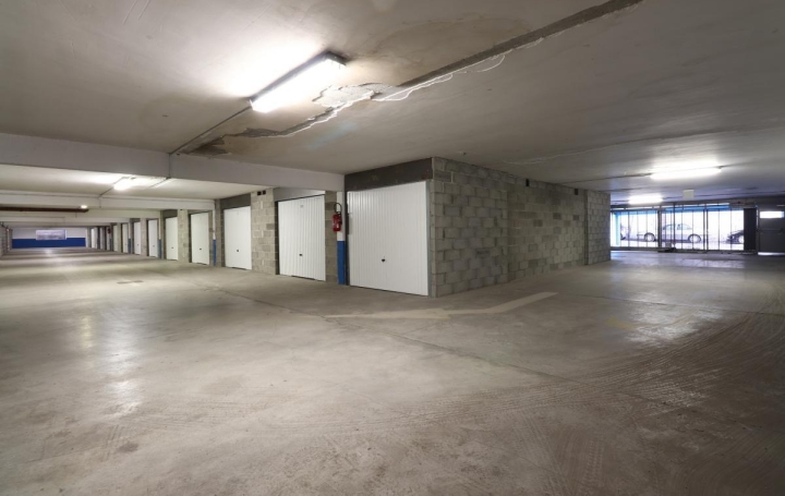 Garage / Parking SAINT-ETIENNE (42000) 87 m<sup>2</sup> 79 000 € 