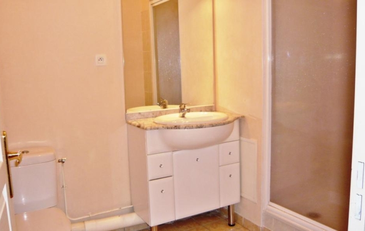 1 Pièce PAU (64000)  31 m2 370 € 