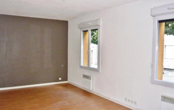 1 Pièce PAU (64000)  31 m2 370 € 