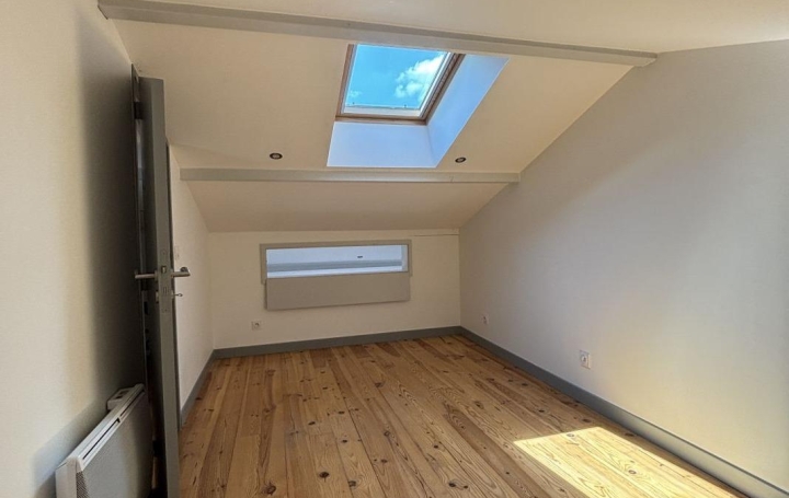 4 Pièces PAU (64000)  75 m2 1 015 € 