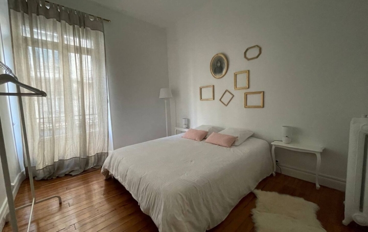 2 Pièces PAU (64000)  66 m2 180 000 € 