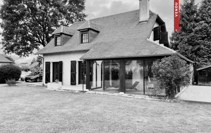 Réseau Immo-diffusion : Maison  IDRON  130 m2 379 000 € 