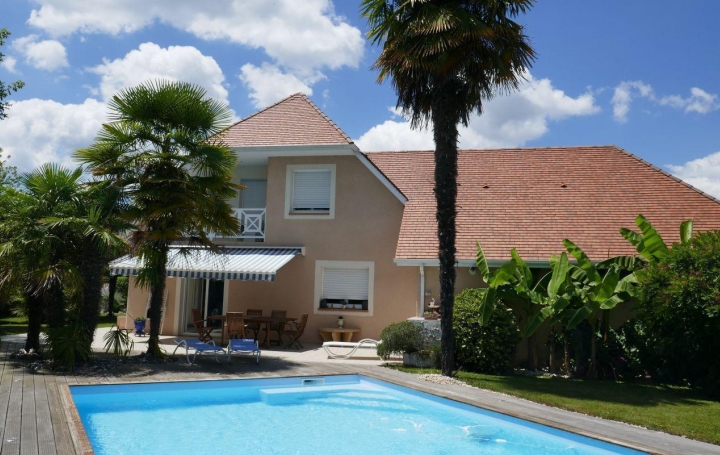 Réseau Immo-diffusion : Maison  IDRON  160 m2 635 000 € 