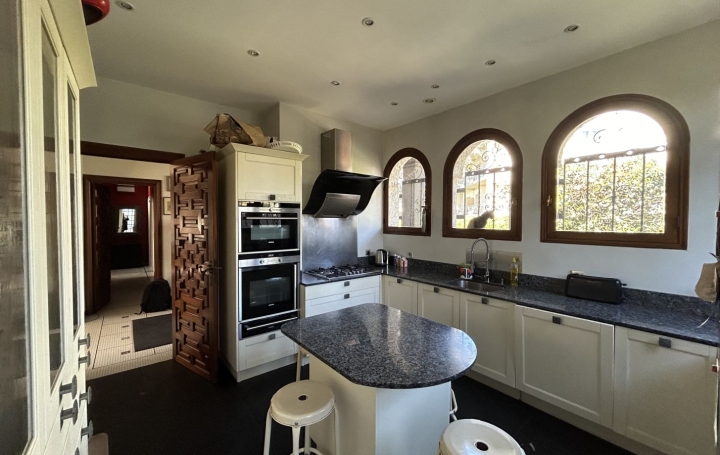 Maison BILLERE (64140)  205 m2 549 000 € 