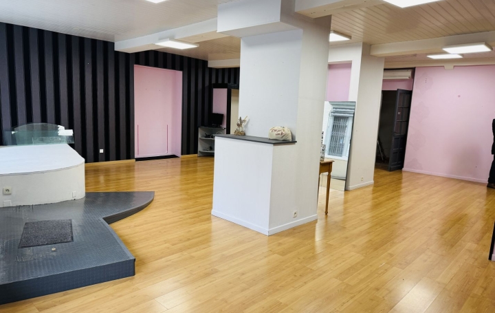 Local / Bureau PAU (64000) 93 m<sup>2</sup> 187 000 € 