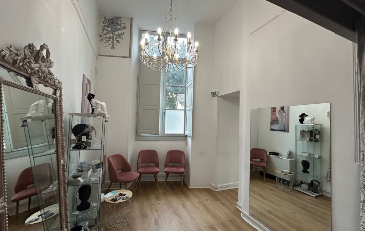 Local commercial PAU (64000)  93 m2 192 000 € 