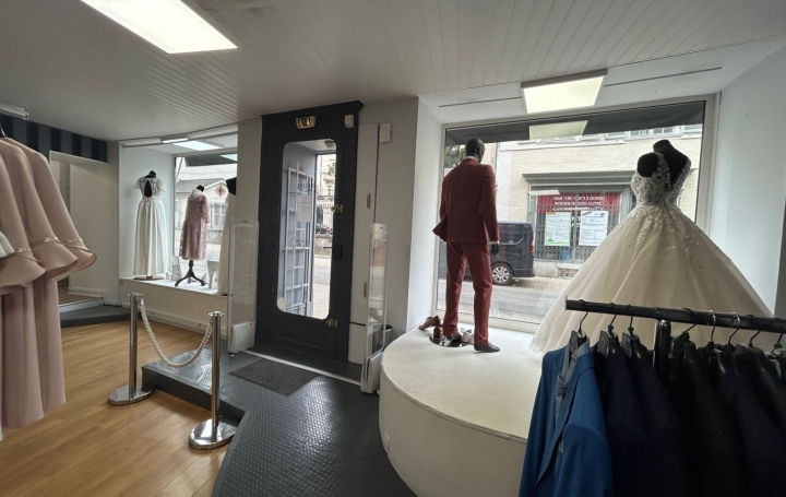 Local commercial PAU (64000)  93 m2 192 000 € 