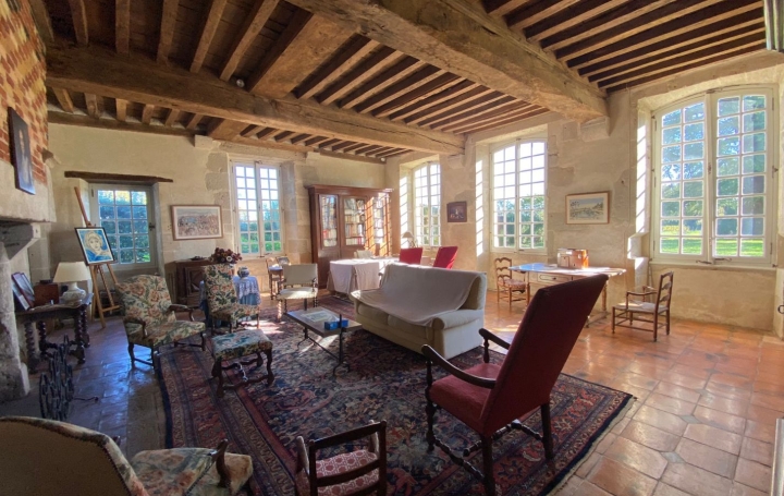 Domaine FONTET (33190)  528 m2 750 000 € 