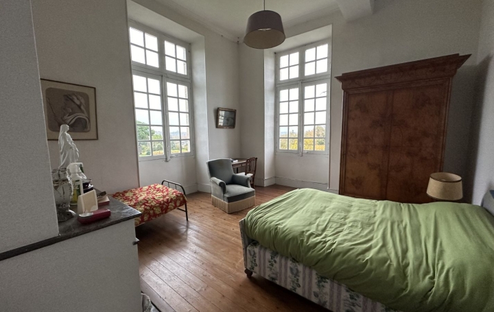 Domaine FONTET (33190)  528 m2 750 000 € 