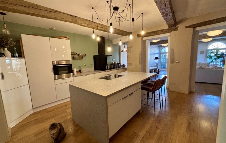 4 Pièces PAU (64000)  145 m2 325 000 € 