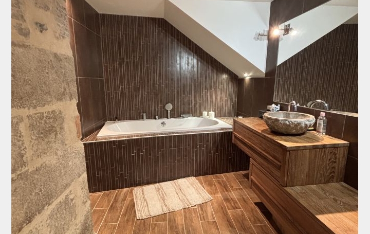 4 Pièces PAU (64000)  145 m2 325 000 € 