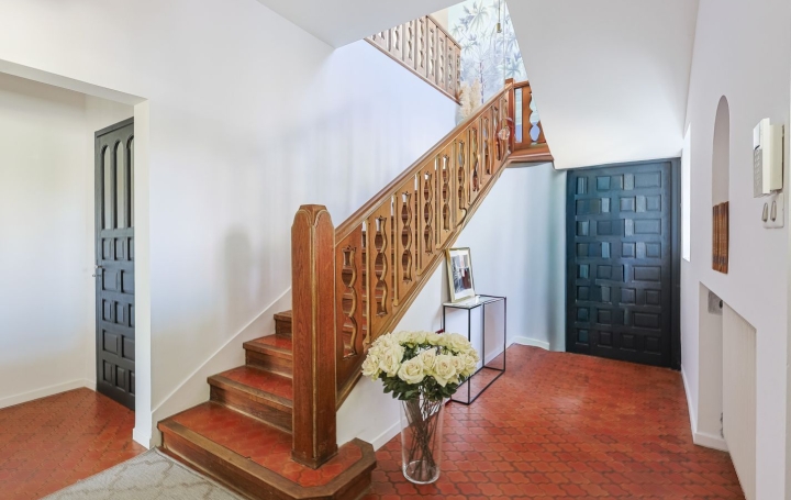 Domaine JURANCON (64110)  386 m2 2 320 000 € 