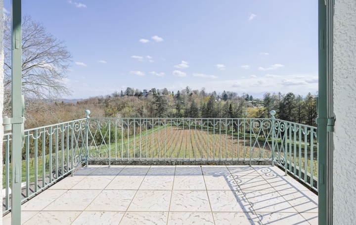 Domaine JURANCON (64110)  386 m2 2 320 000 € 