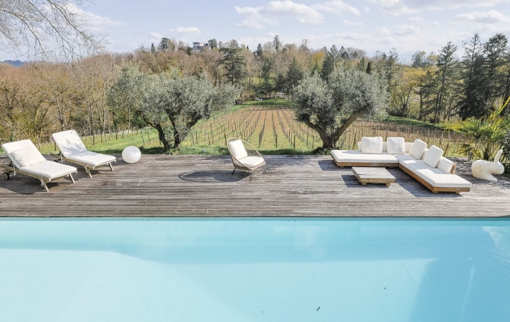 Domaine JURANCON (64110)  386 m2 1 890 000 € 