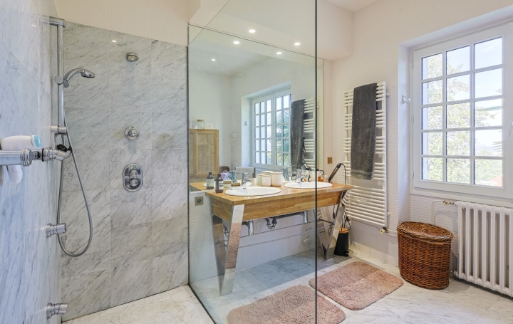 Domaine JURANCON (64110)  386 m2 1 890 000 € 