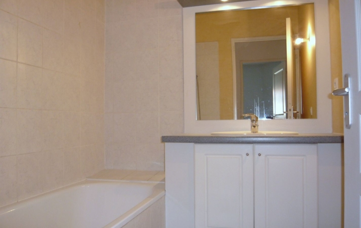 2 Pièces LONS (64140)  48 m2 129 000 € 
