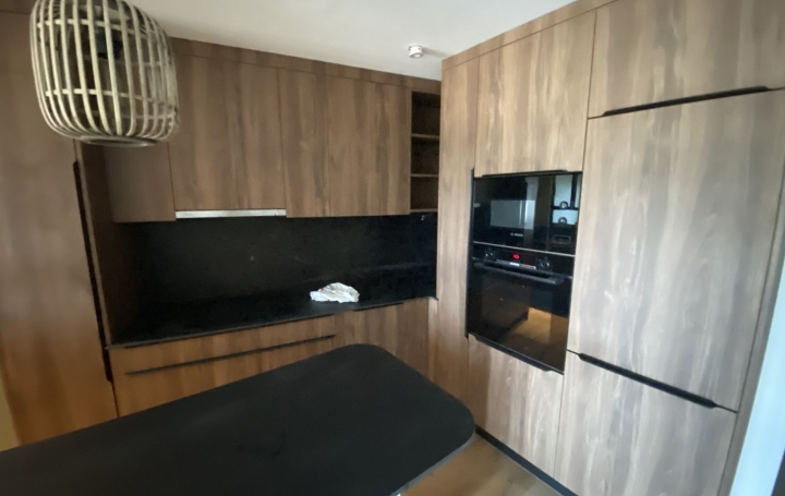 3 Pièces PAU (64000)  68 m2 370 000 € 