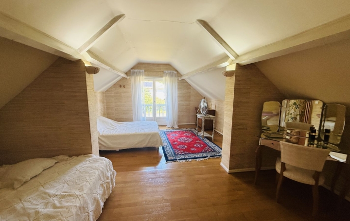 Maison GELOS (64110)  166 m2 365 000 € 