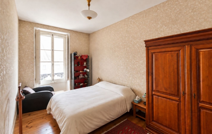 4 Pièces PAU (64000)  102 m2 422 000 € 