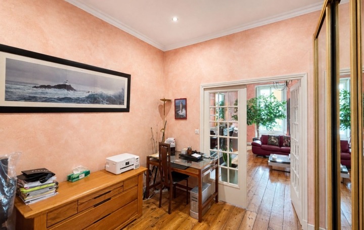 4 Pièces PAU (64000)  102 m2 422 000 € 