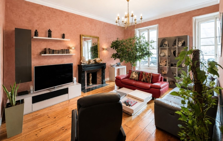 4 Pièces PAU (64000)  102 m2 422 000 € 