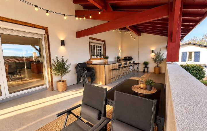 Maison BASSUSSARRY (64200)  161 m2 945 000 € 