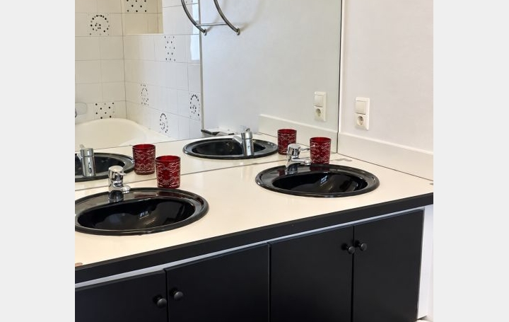5 Pièces PAU (64000)  116 m2 428 000 € 