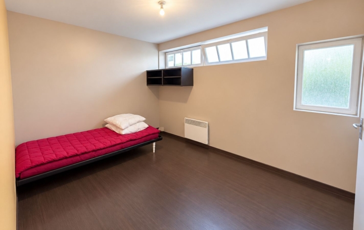 Local d'activité PAU (64000)  65 m2 129 000 € 