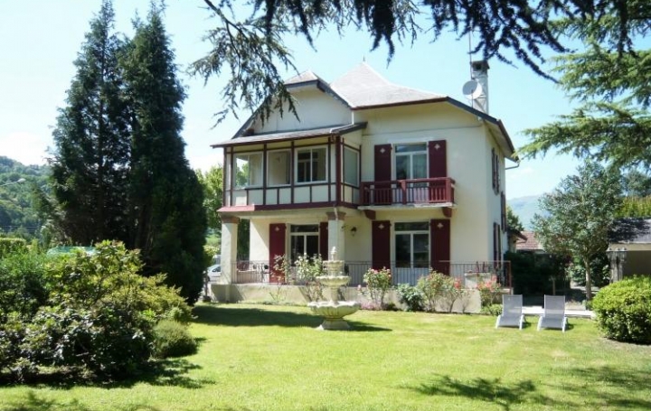 Réseau Immo-diffusion : Maison  LOURDES  300 m2 470 000 € 