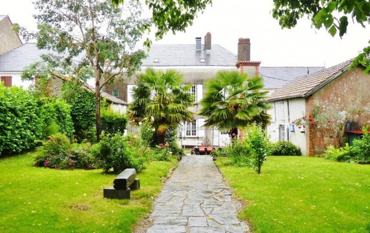 Réseau Immo-diffusion : Maison  GARLIN  243 m2 335 000 € 