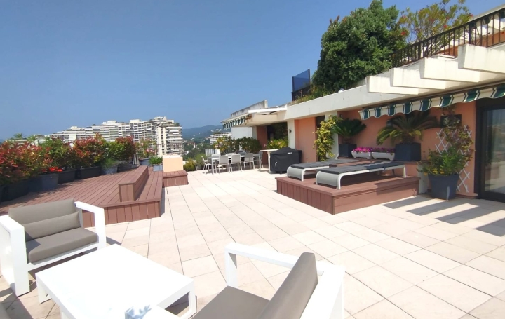 5 Pièces MANDELIEU-LA-NAPOULE (06210)  132 m2 1 595 000 € 