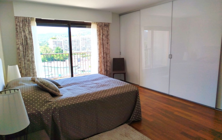 5 Pièces MANDELIEU-LA-NAPOULE (06210)  132 m2 1 595 000 € 