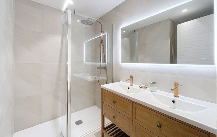 3 Pièces CANNES (06400)  78 m2 750 000 € 