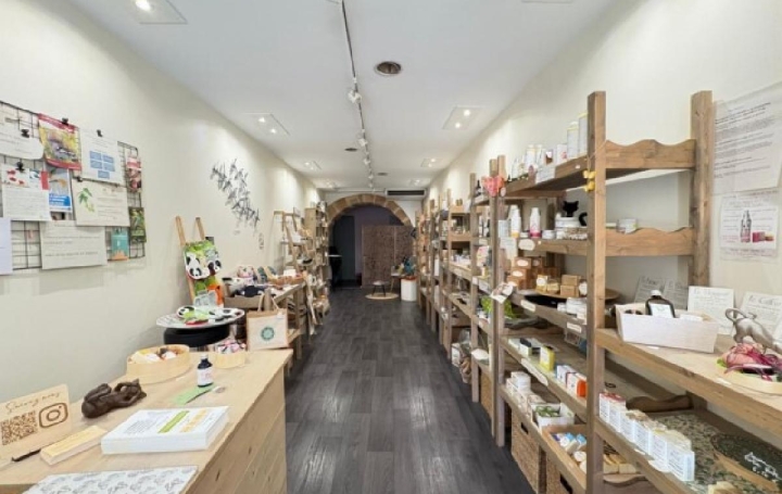 Local commercial MACON (71000)  34 m2 600 € 