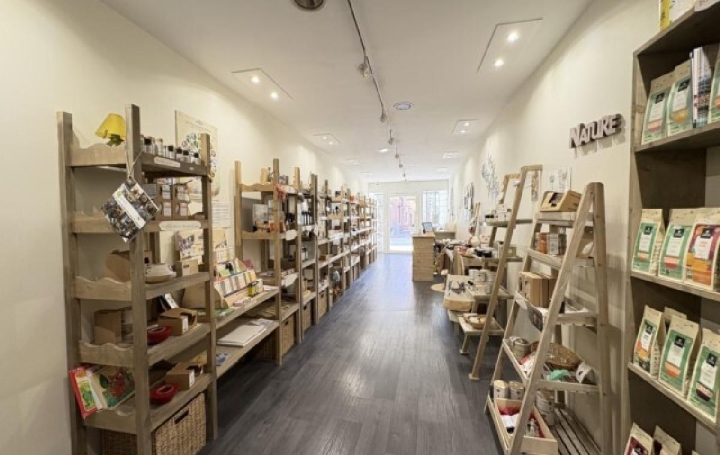 Local commercial MACON (71000)  34 m2 600 € 