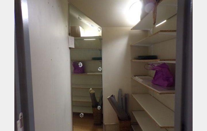 Local commercial MACON (71000)  34 m2 600 € 