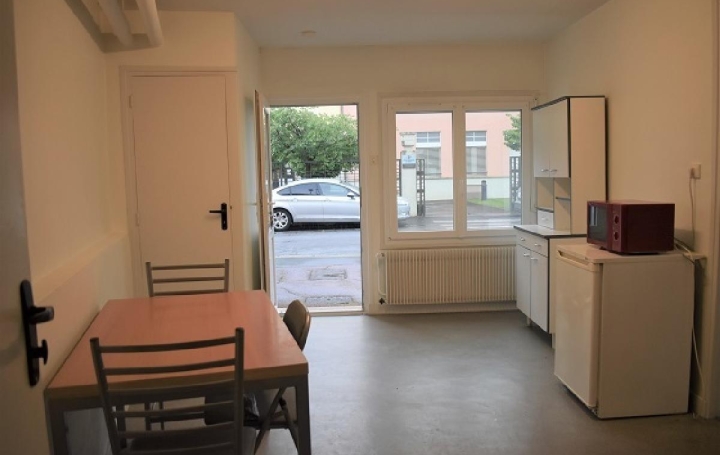 1 Pièce MACON (71000)  31 m2 440 € 