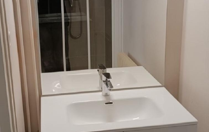 1 Pièce MACON (71000)  31 m2 440 € 