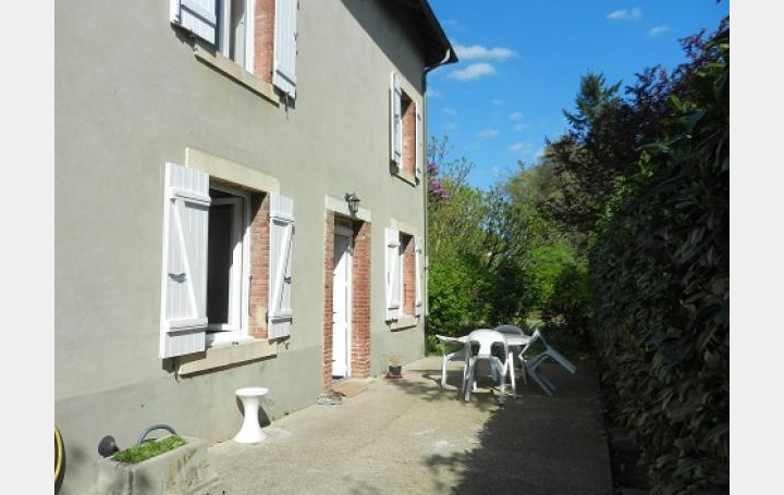 Réseau Immo-diffusion : Maison  BAGE-LE-CHATEL  75 m2 700 € 